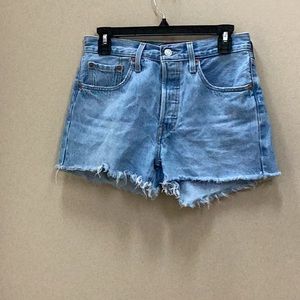 Levi’s shorts button fly